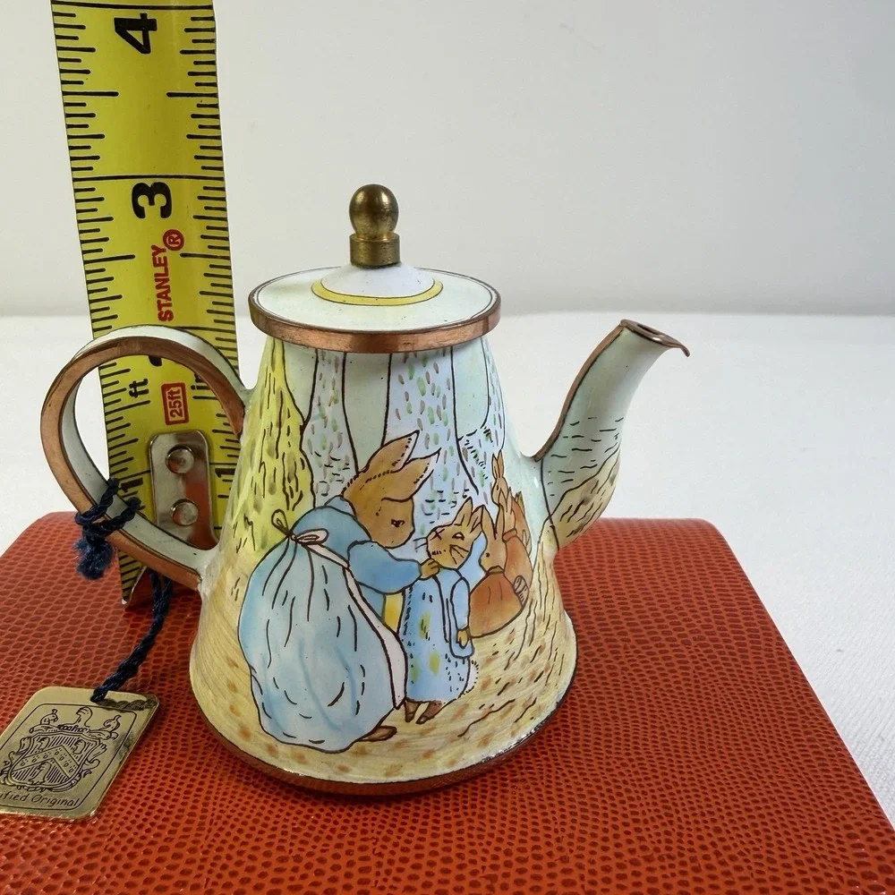 Vintage Charlotte Di Vita Peter Rabbit Miniature Tea Pot London 2001-2002 #BP003